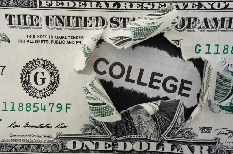 The 10 Most Expensive College in the US (2023 Updated)