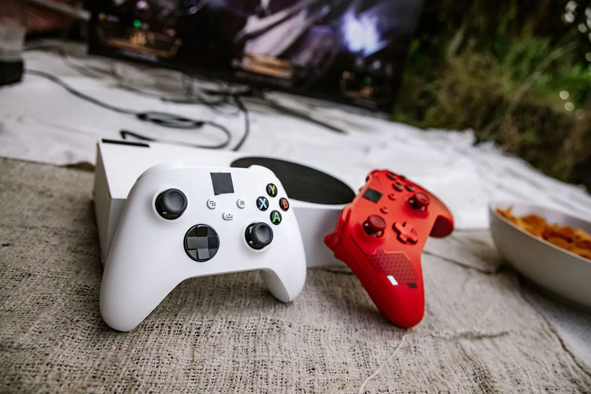 Xbox One S vs. Xbox One X: Are they still worth buying in 2023? (Spoiler:  No)